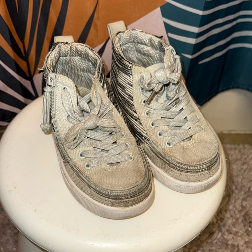 Billie Footwear Size 13 Wide Kids